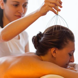 Relaxdays Head Massager, 12 Arms with Knobs, Massager for Manual Head Massages, Metal