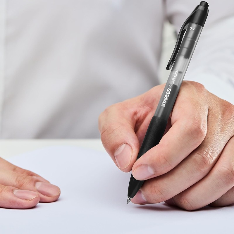STAPLES 2072167 Aura Gel Retractable Pens 0.7Mm Black 12Pk (29195)