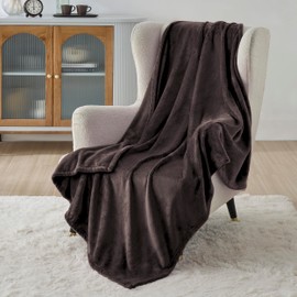 Bedsure Cuddly Fluffy Fleece Blanket, Warm Winter Soft Sofa Blanket, Small Blanket, Couch Blanket, Cuddly Blanket, Children's Living Blankets, 130 x 150 cm, Sofa Throw Blanket, Brown