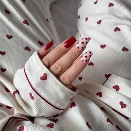 IMSOHOT Valentine's Day Press on Nails Short Square Fake Nails Wine Red False Nails with Heart Design Glossy Glue on Nails Full Cover Artificial Squoval Cute Red White Nails for Women Girls 24Pcs