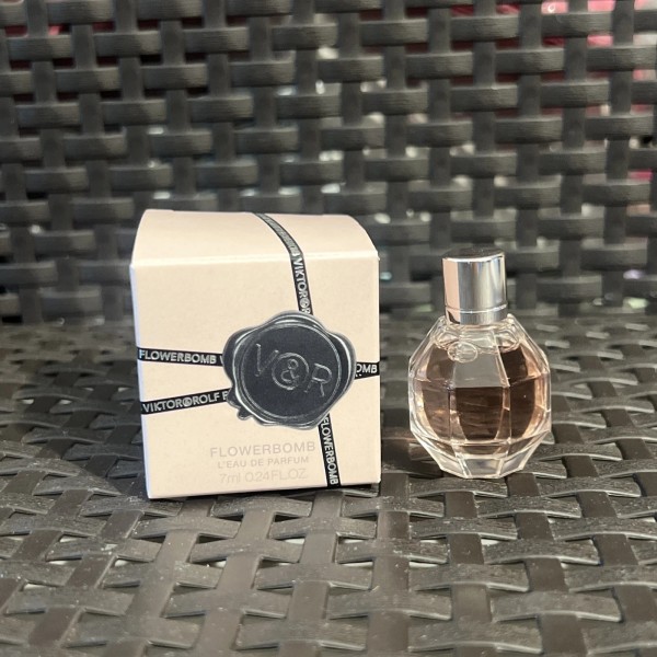 VIKTOR & ROLF FLOWERBOMB Edp 0.24 fl.oz / 7 ml