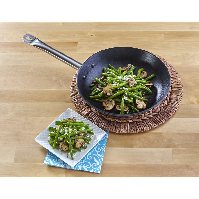 IMUSA USA S Light Cast Iron Pre-Seasoned Non-Stick Saute Pan