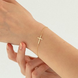 VOPIPO Dainty Cross Bracelet for Women 14K Gold Plated Gold Bracelets for Women Simple Cute Cross Link Chain Bracelets Confirmation Gift Christian Gifts for Women Fashion Trendy Jewelry
