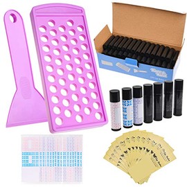 Kare & Kind Juego de bandeja y espátula para bálsamo labial, rápida y fácil de usar, solo vierte y extiende – llena instantáneamente 50 contenedores de bálsamo labial (se venden por separado), Bandeja púrpura + 50 juegos de tubos negros