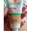 La Roche Posay Anthelios toque seco con color fps 50+
