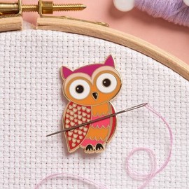 Caterpillar - Minder de punto de cruz, diseño de búho para punto de cruz, costura, bordado y accesorios de costura, esmalte y magnético