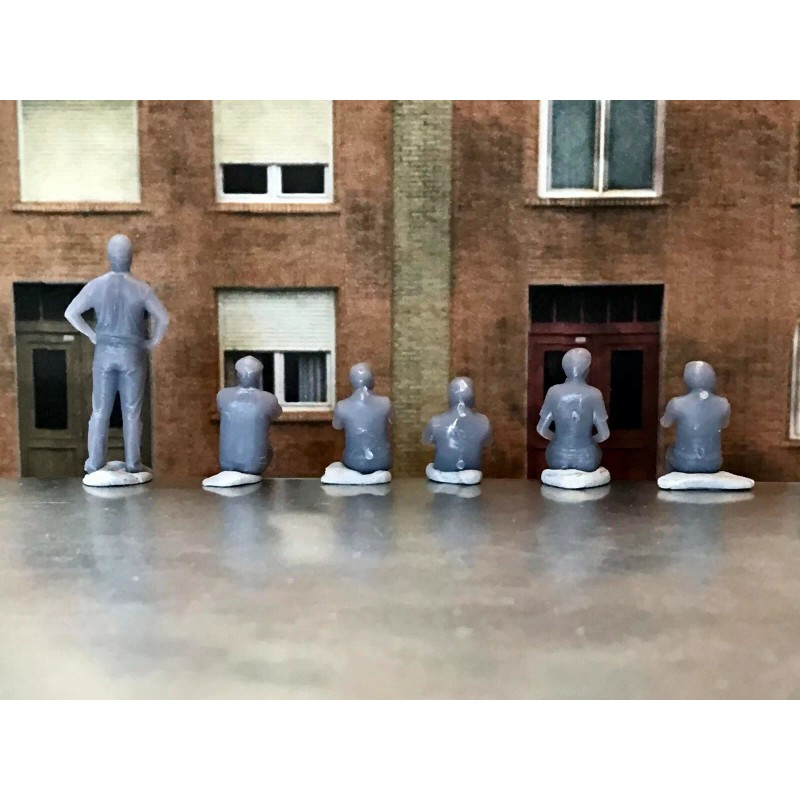 DoubleGDiecast 1:64 Scale Miniature People - Resin / unpainted -great