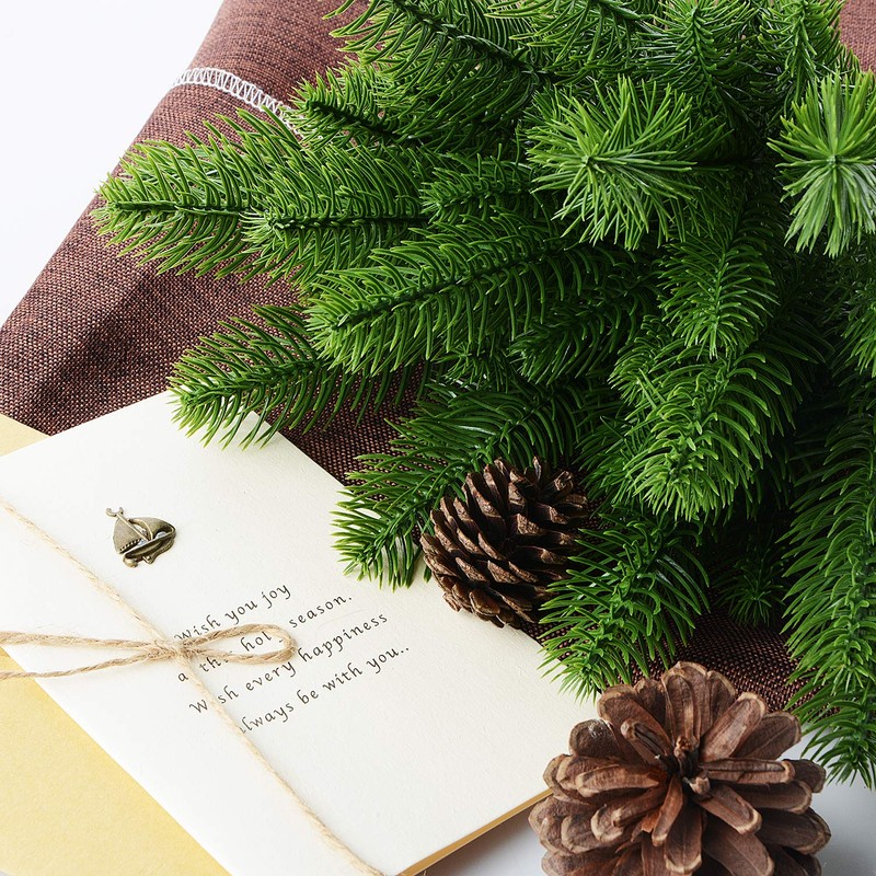 Leww 30 x 24cm Artificial Pine Branches