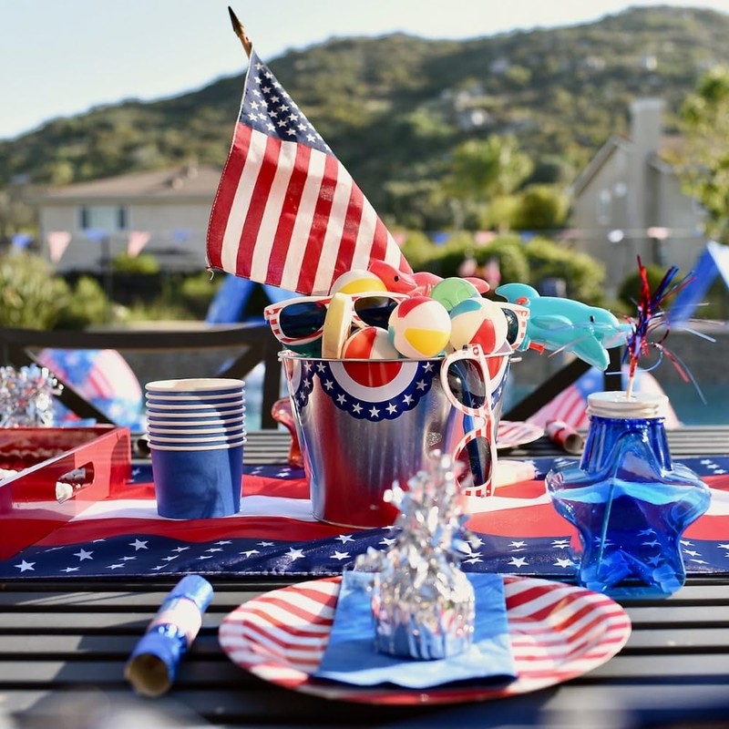 Fun Express Patriotic Sunglasses – 12 Pieces