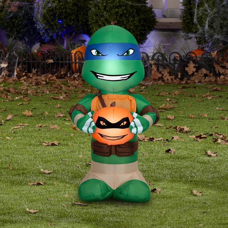 Gemmy Airblown Inflatable Big Head Leonardo w/Pumpkin Nick, 3 ft