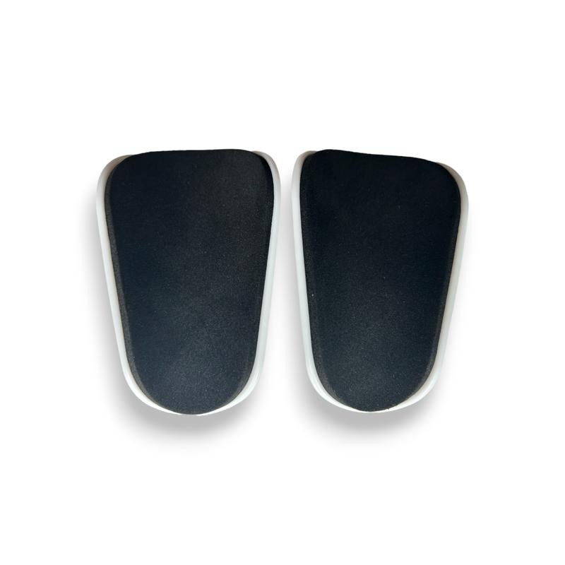 Grinta miniGuard Shin Guards - Color: Standard Black