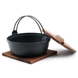 Happy Sales HSSN-MDP85, Japanese Design Cast Iron Nabe Sukiyaki Nabemono Hot Pot With Wooden Lid, 58 fl.oz.