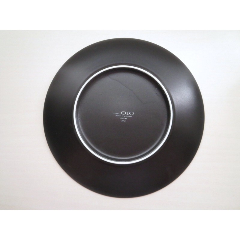 Demoda (Black/Platinum) 8.7 inches (22 cm) Dessert Plate (dm-102)