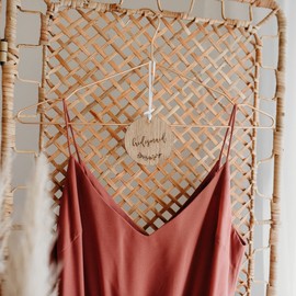 Wooden Wedding Dress Hanger Tag for Bride/Bridesmaid/Flower Girl/Maid of Honour/Mother of the Bride/Groom (Bridesmaid)