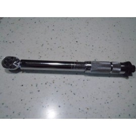 PITTSBURGH  1/4" DRIVE CLICK TYPE TORQUE WRENCH With Hard Case***NEW***