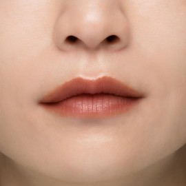 OSAJI Nuance Lip Border Liner, 06 Shinbigan Aesthetical Eyes, Glossy and Moisturizing, Soft Lip Liner that Adheres to Your Lips and Shapes Beautifully