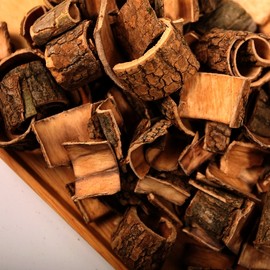 Domestic Euchung tree bark 500g 3 pieces Geopi Euchung / 국산 두충 나무 껍질 500g 3개 거피두충