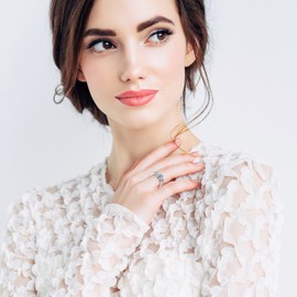 DYUNQ 3.6CT 3 Stone Moissanite Engagement Ring, 925 Sterling Silver Wedding Band for Women, D Color VVS1 Lab Created Imitation Diamond Round Cut Anniversary Promise Ring (9.0)