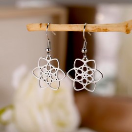 KKJOY Flower of Life Earrings Stainless Steel Celtic Knot Flower Pendant Earrings Eternity Flower Inspirational Amulet Jewellery for Women Charming Ladies, Stainless Steel, No Gemstone