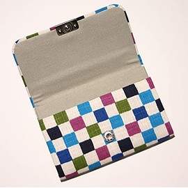 [Kyoto Raku~Traditional Japanese Miscellaneous Goods] Gusseted Business Card Case, Bean Ichimatsu Asaagi