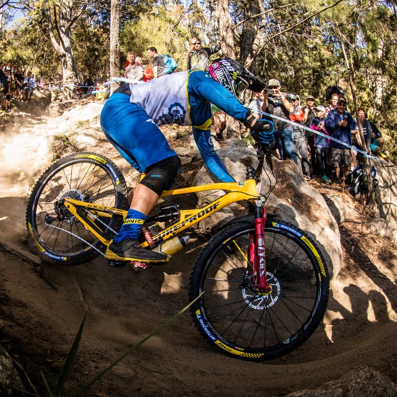 7 iDP Sam Hill Lite Elbow Pads - Black &