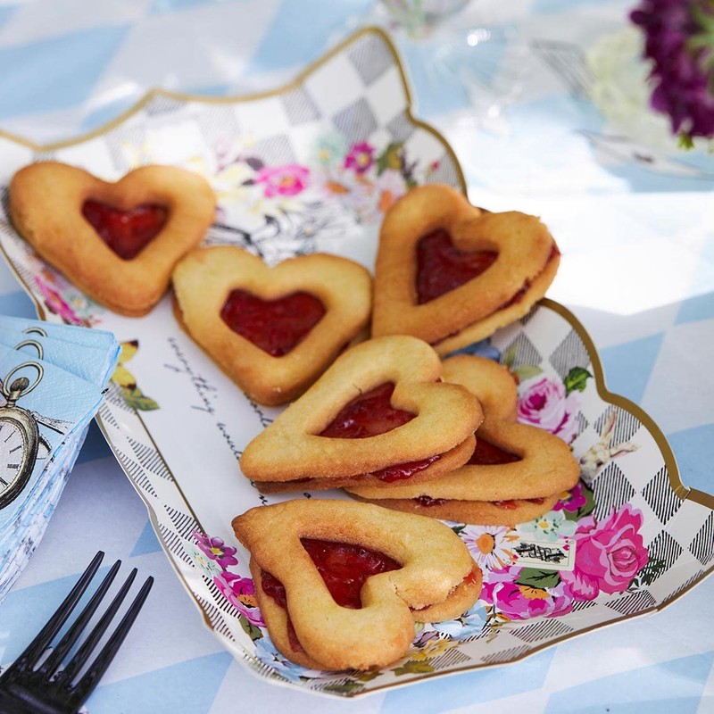 Talking Tables Truly Alice in Wonderland Birthday Tea Wreaths Serving