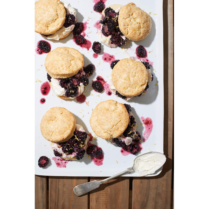 Bob's Red Mill Organic Medium Grind Cornmeal, 24oz (Pack of