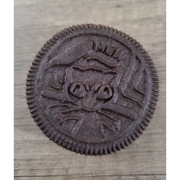 Oreo Pokémon Mew Oreo — LIMITED EDITION Great Condition RARE