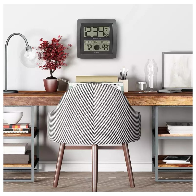 La Crosse Technology Curved Digital Atomic Wall Clock