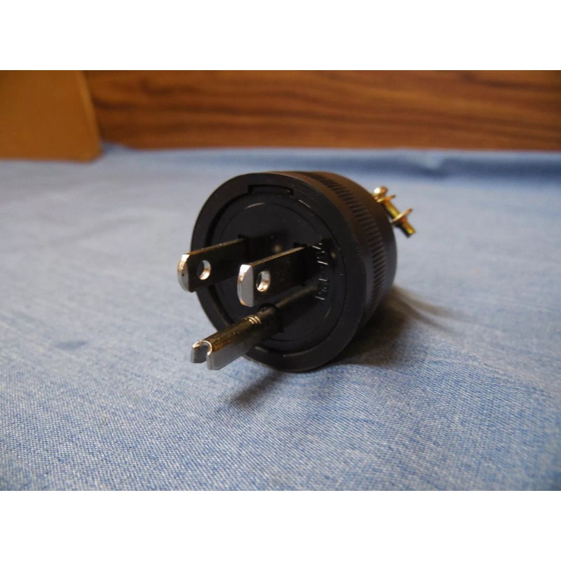 Uchen NEMA 20A 125V Straight Blade Male Replacement Plug Connector