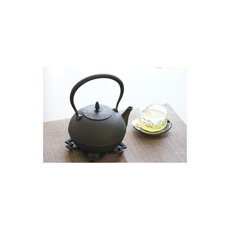 Ikenaga Iron Works Nambu Iron Kamashiki Cherry Blossom (Large) Black