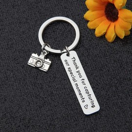 bobauna Thank You For Capturing Our Special Moments Camera Keychain Wedding Gift For Photographer Videographer (Capture special moments keychain)