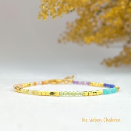 happymaker - Chakra Armband echte Steine, handgemacht Edelsteinarmband mit vergoldeten Perlen und Verschluss aus Edelstahl, größenverstellbar, schöne Verpackung