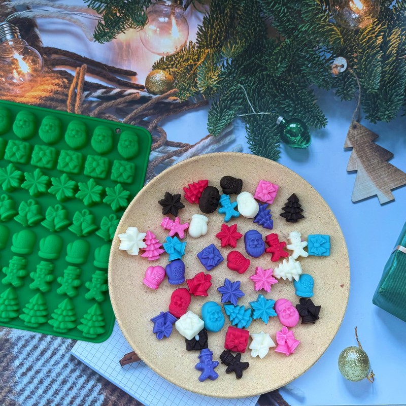 Christmas Silicone Candy Molds, 84-Cavity Mini Christmas Mold Shaped with