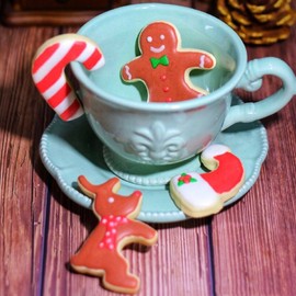 4PCS Hanging Cup Cookie Cutter, christmas mug decor, kitchen accessories chocolate baking tools(Gingerbread Man, Christmas candy, Elk, Santa Claus cap)