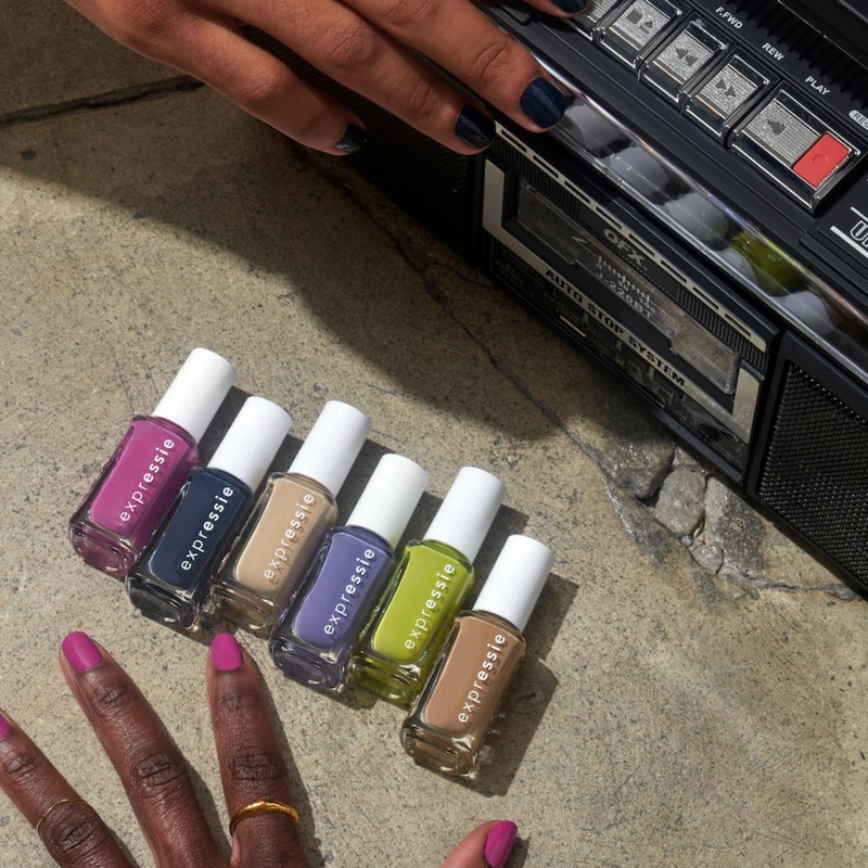 essie Expressie Nail Polish, Quick-Dry Green Nail Polish, Power Moves,