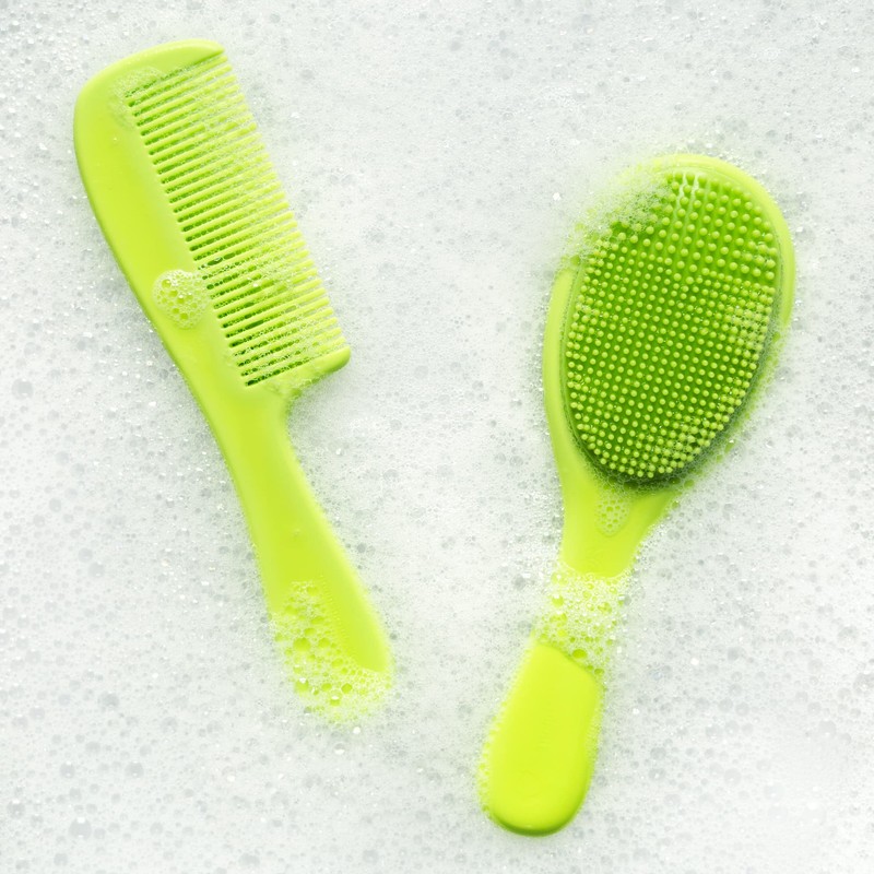Sprout Ware - cepillo para polvo y peine para tapa