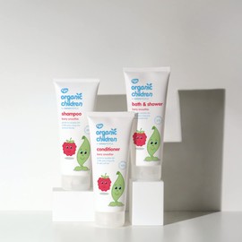 Green People Organic Children Berry Smoothie Shampoo 200ml | Natural & Organic Shampoo for Kids & Toddlers | Berry Scent & Gentle on Sensitive Skin | SLS Free & Paraben Free | Vegan, Cruelty Free