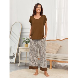 JRYNOEU Two Piece Outfits Womens Pajamas Short Sleeve Sleepwear Tops and Capri Pants Pjs Print Pajama Sets Coffee