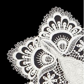 #8139 Lace Table Runner Antique White (60 cm Round)
