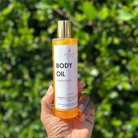 Luxury Fragranced Moisturizing Body Oil - Scent: Goddess Glow