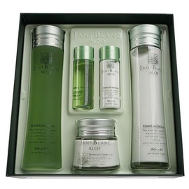 Half Club/Celler Hub / 하프클럽/셀러허브_여성트랜드패션알로에 여성 스킨케어 3종 선물세트