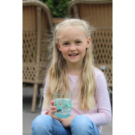 moses. Trinkbecher Glitzer – Blau getönter Kunststoffbecher für Kinder mit Glitzer, 260ml Kinderbecher zum Trinken lernen oder als Zahnputzbecher, bruchsicher, robust und langlebig (Hai)