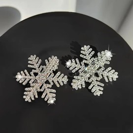 Snowflake Hair Clips Christmas Hair Decorations 4Pcs Glitter Snow Hair Barrettes Nonslip Alligator Hair Clip Winter Xmas Hair Accessories Cute Hair Pins with Rhinestone Design Christmas Hairpins