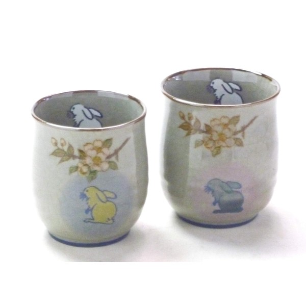 九谷焼 [Couple Tea Bowls] Inaba Cherry Blossoms "in Back Picture" (Green)