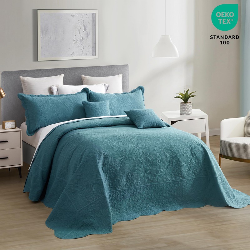 Blythease Oversized King Bedspread 128x120 Extra Wide, Ultrasonic Lightweight Bedding