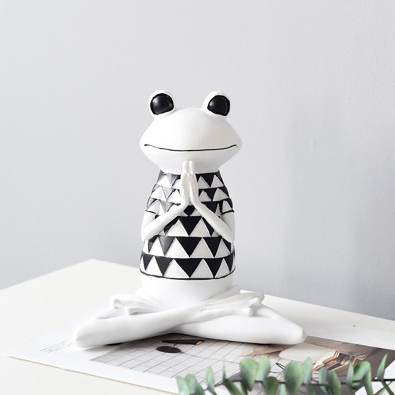 Meditation Frog Statue Resin Frog Sculpture Animal Yoga Statue for