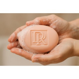 Luxuriöse Pflegeseife für reife Haut, Natürliche Inhaltsstoffe, Sanfte Reinigung, Gegen Altersflecken