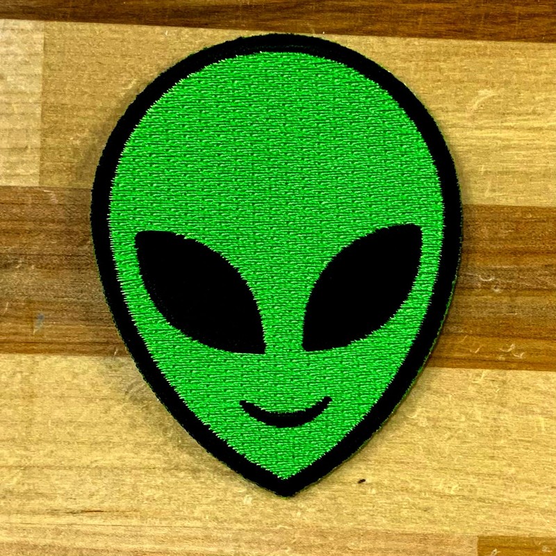 Alien Head Patch Embroidered Iron-On UFO Extraterrestrial Green Smiling Applique