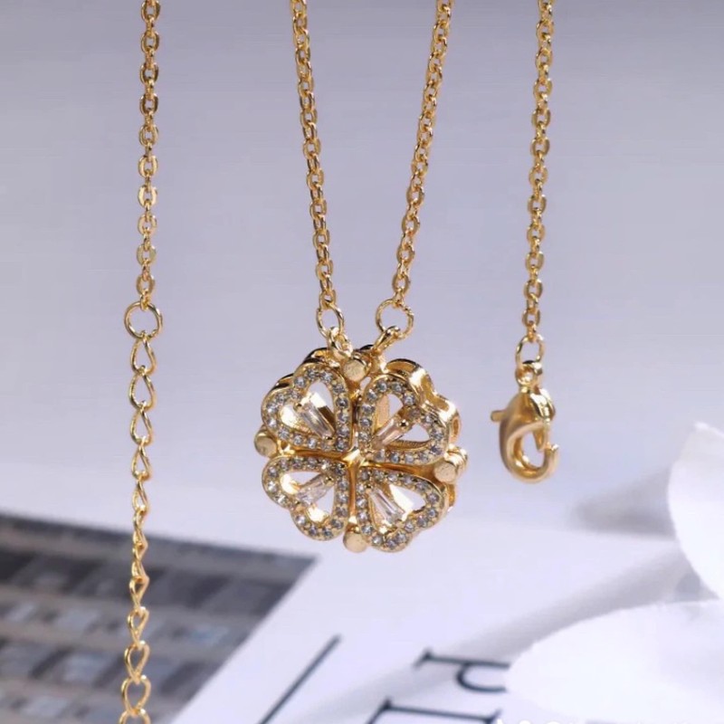 collar de 4 corazones y trebol, caja de regalo con